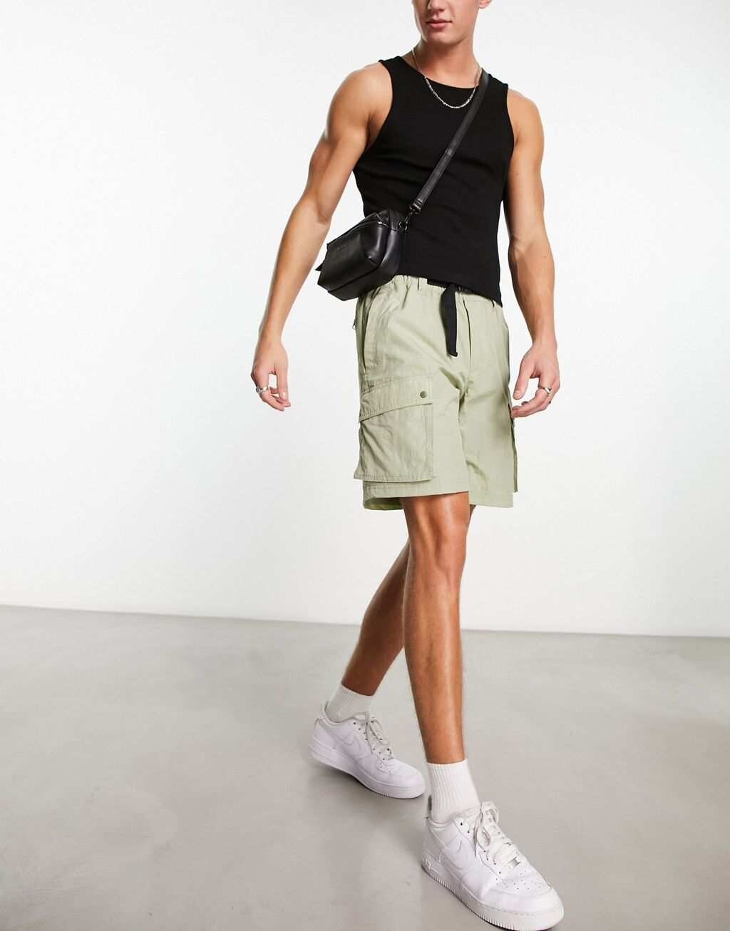 

Мятые шорты цвета хаки Columbia Doverwood эксклюзивно на ASOS