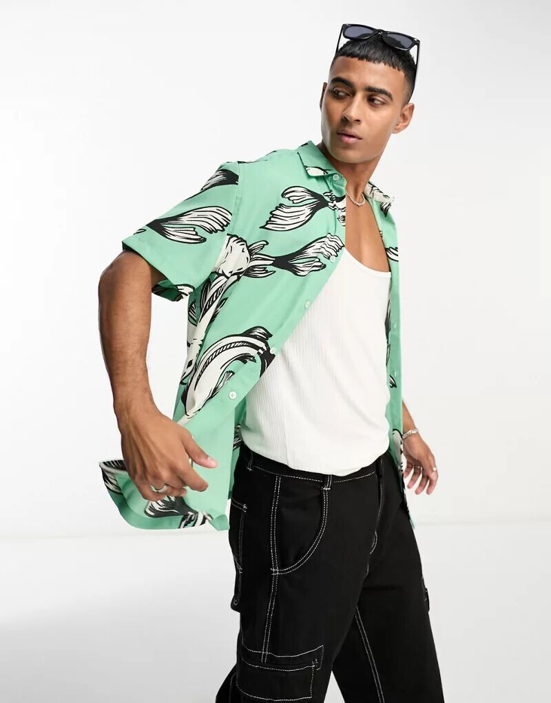 

Зеленая рубашка свободного кроя с рыбным принтом ASOS