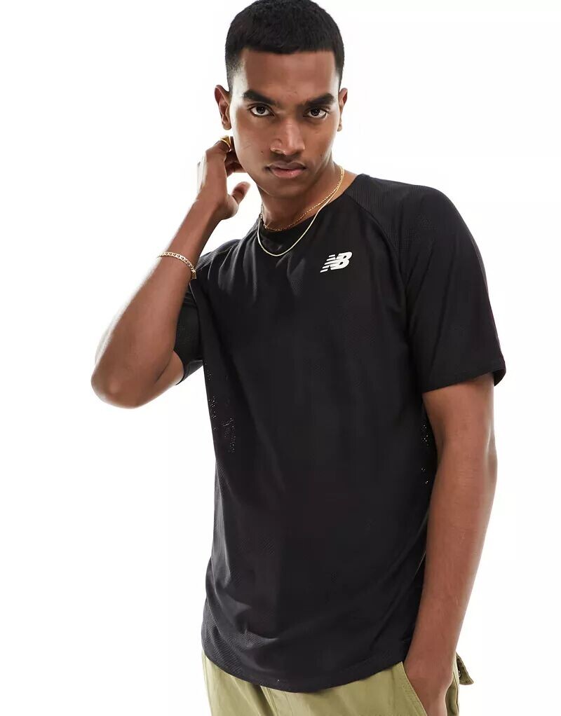 

Черная жаккардовая футболка New Balance Q Speed