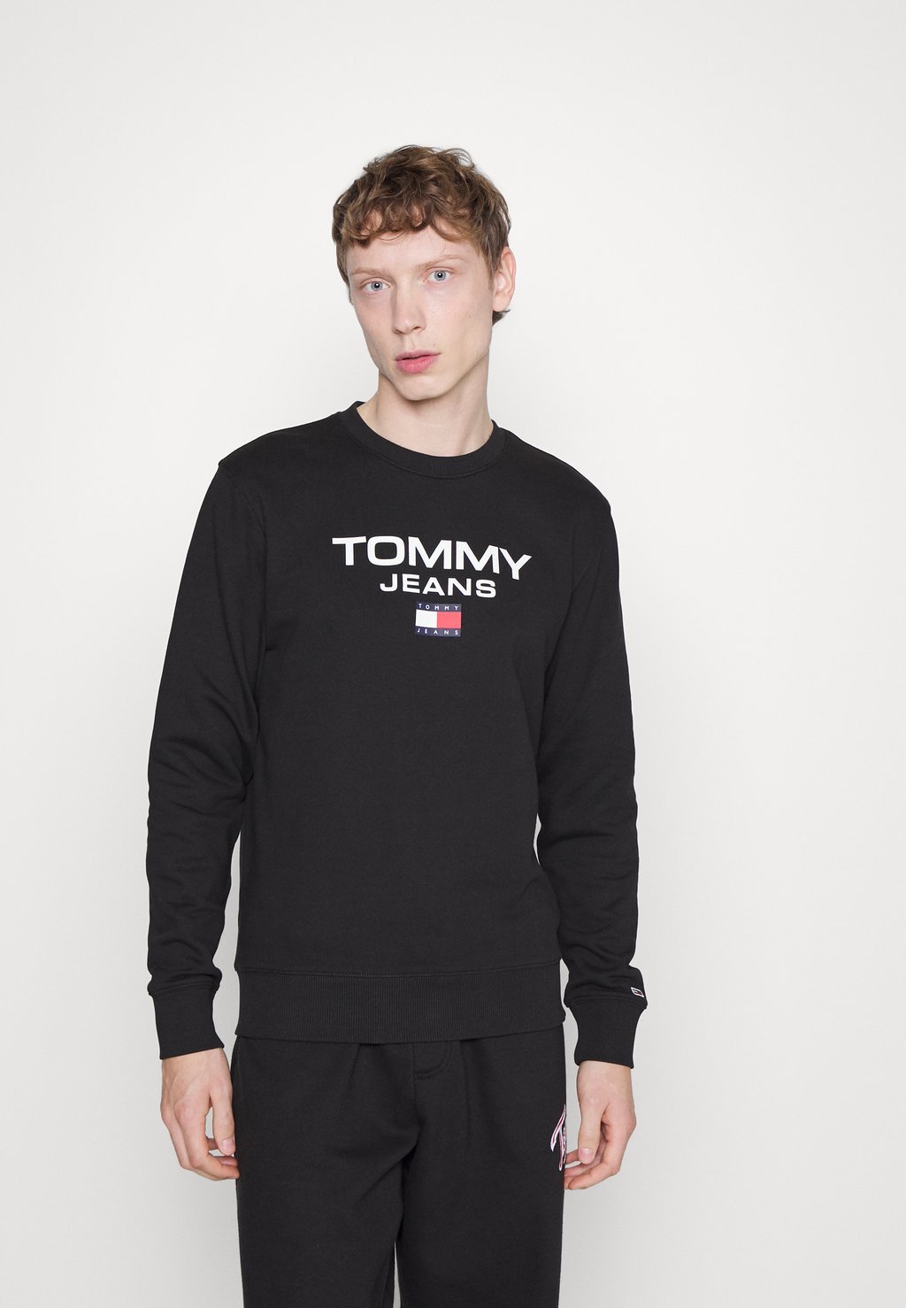 

Толстовка Tommy Jeans, черный