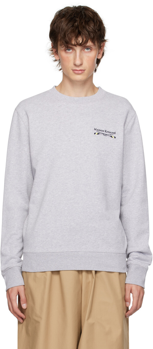 

Серый свитшот с вышивкой Maison Kitsune