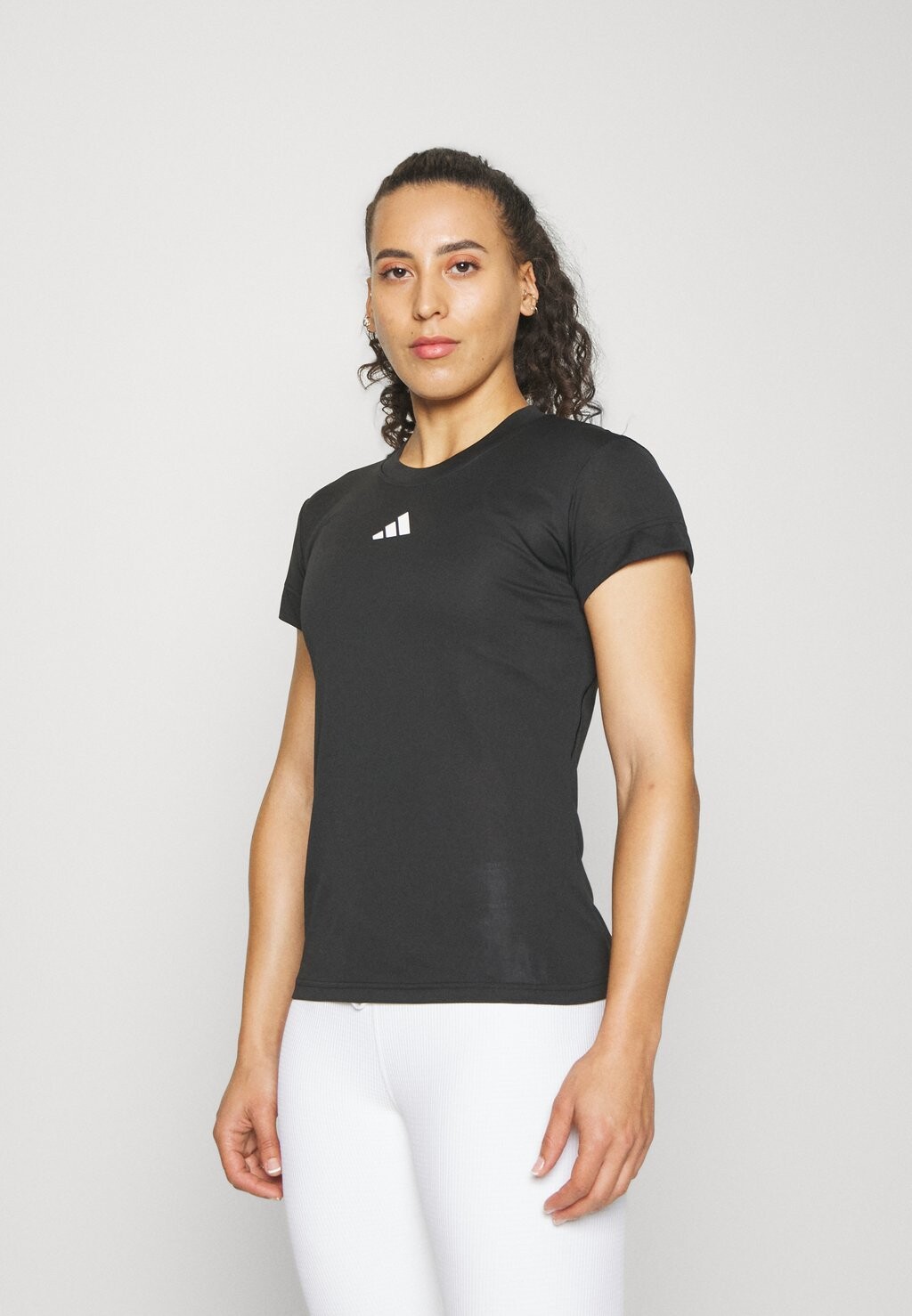 

Спортивная футболка Adidas, черный