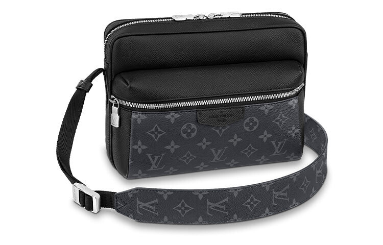 

Сумка-мессенджер Louis Vuitton Outdoor Monogram, черный