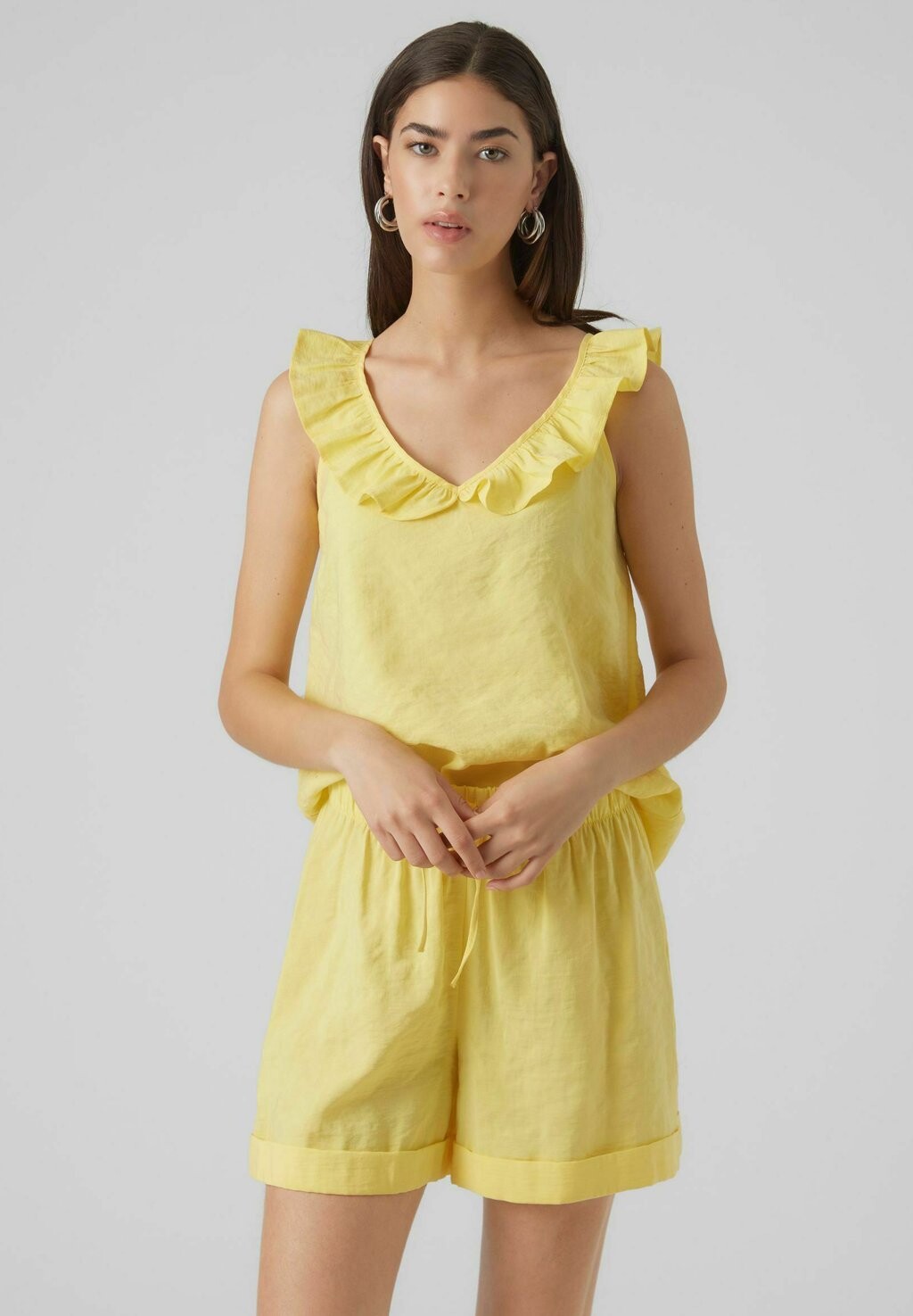 

Верх Vero Moda, цвет goldfinch