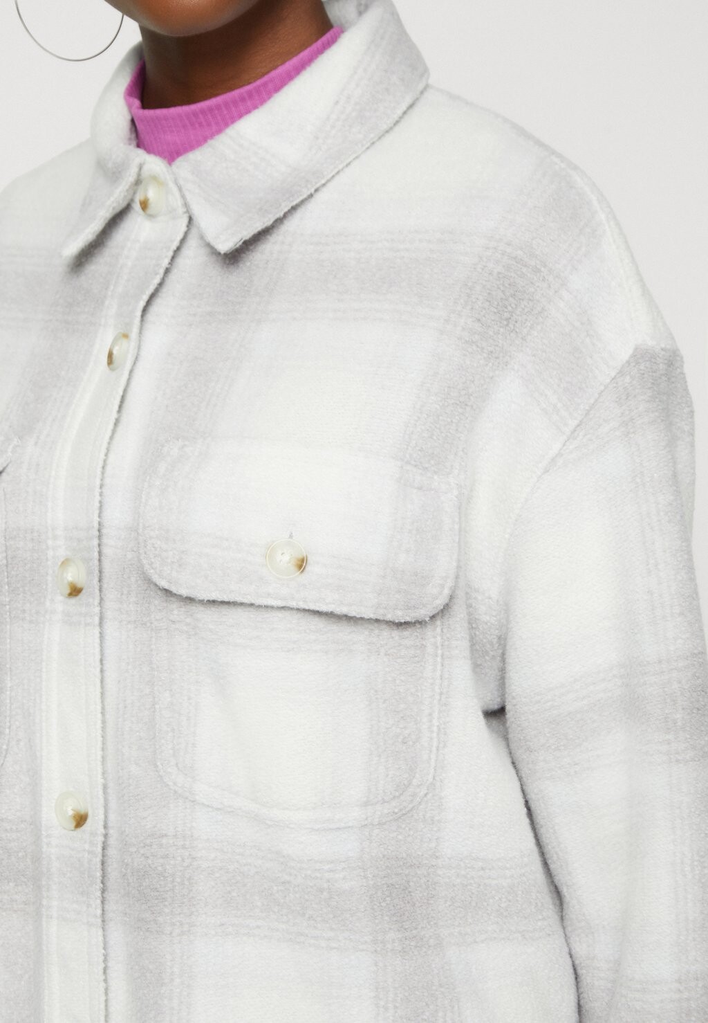 

Короткое пальто CORE SHACKET American Eagle, светло-серый