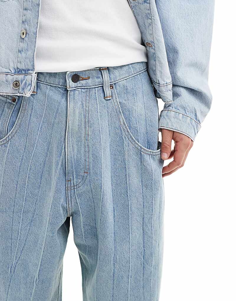 

Levi's SKATEBOARDING – очень широкие светло-голубые джинсы