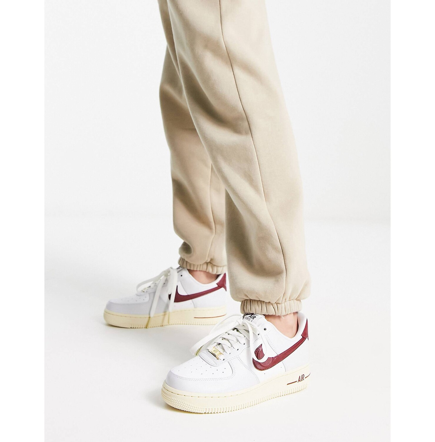 

Кроссовки Nike AF1 '07 серого и бордового цветов, Серый