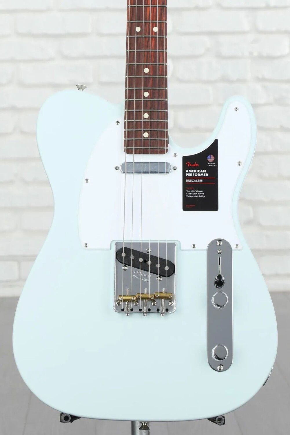 

Fender American Performer Telecaster — Satin Sonic Blue с накладкой из палисандра