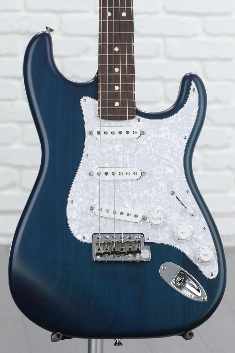 

Fender Cory Wong Stratocaster — сапфирово-синий, прозрачный, с накладкой из палисандра
