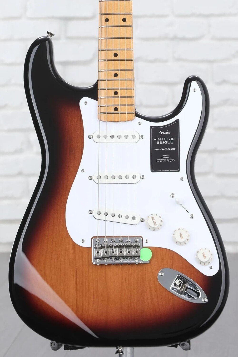 

Новая электрогитара Fender Vintera II '50s Stratocaster — двухцветная, Sunburst, с кленовой накладкой на гриф