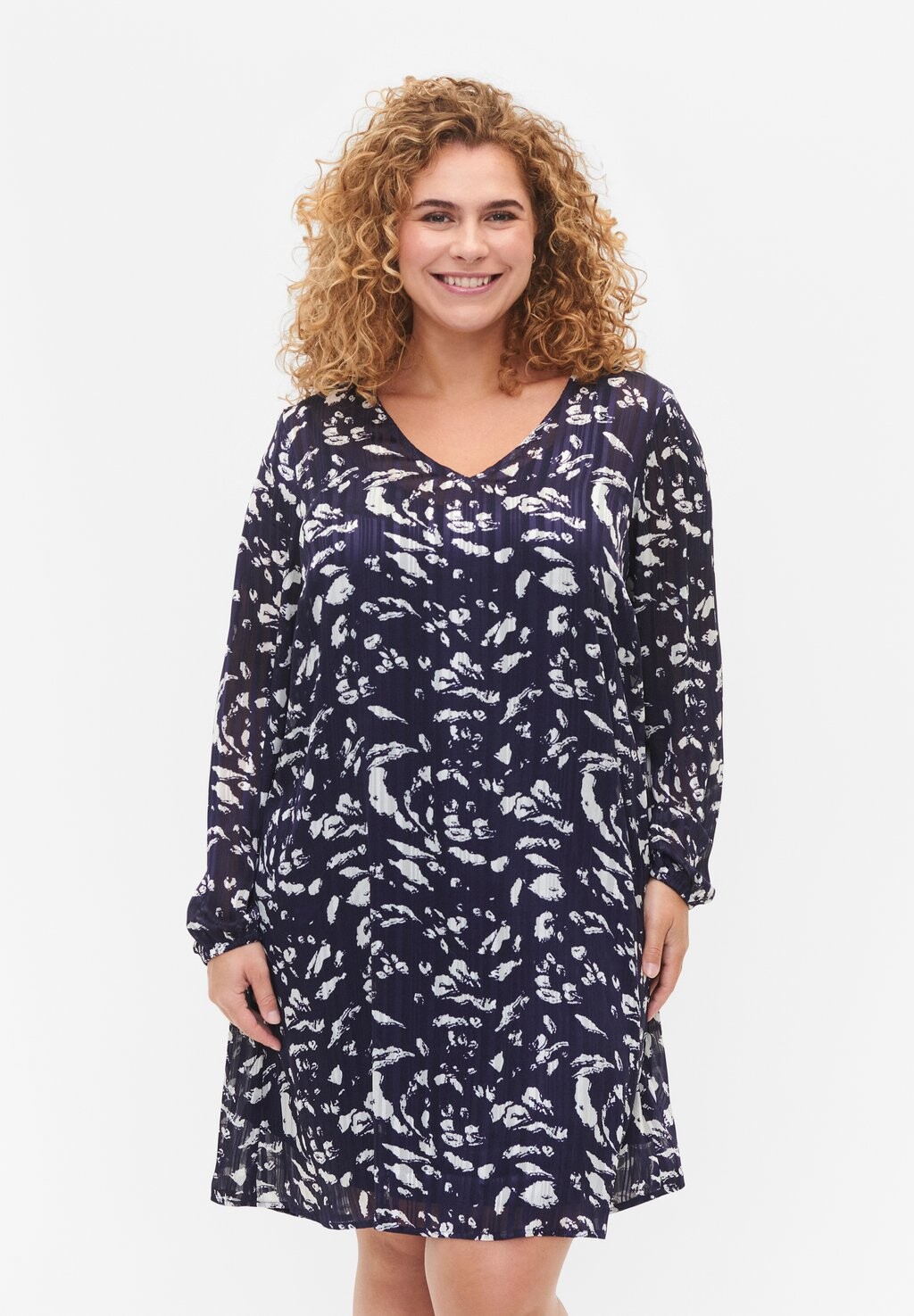 

Дневное платье LONG-SLEEVED WITH V-NECK AND PRINT Zizzi, цвет blue leaf aop