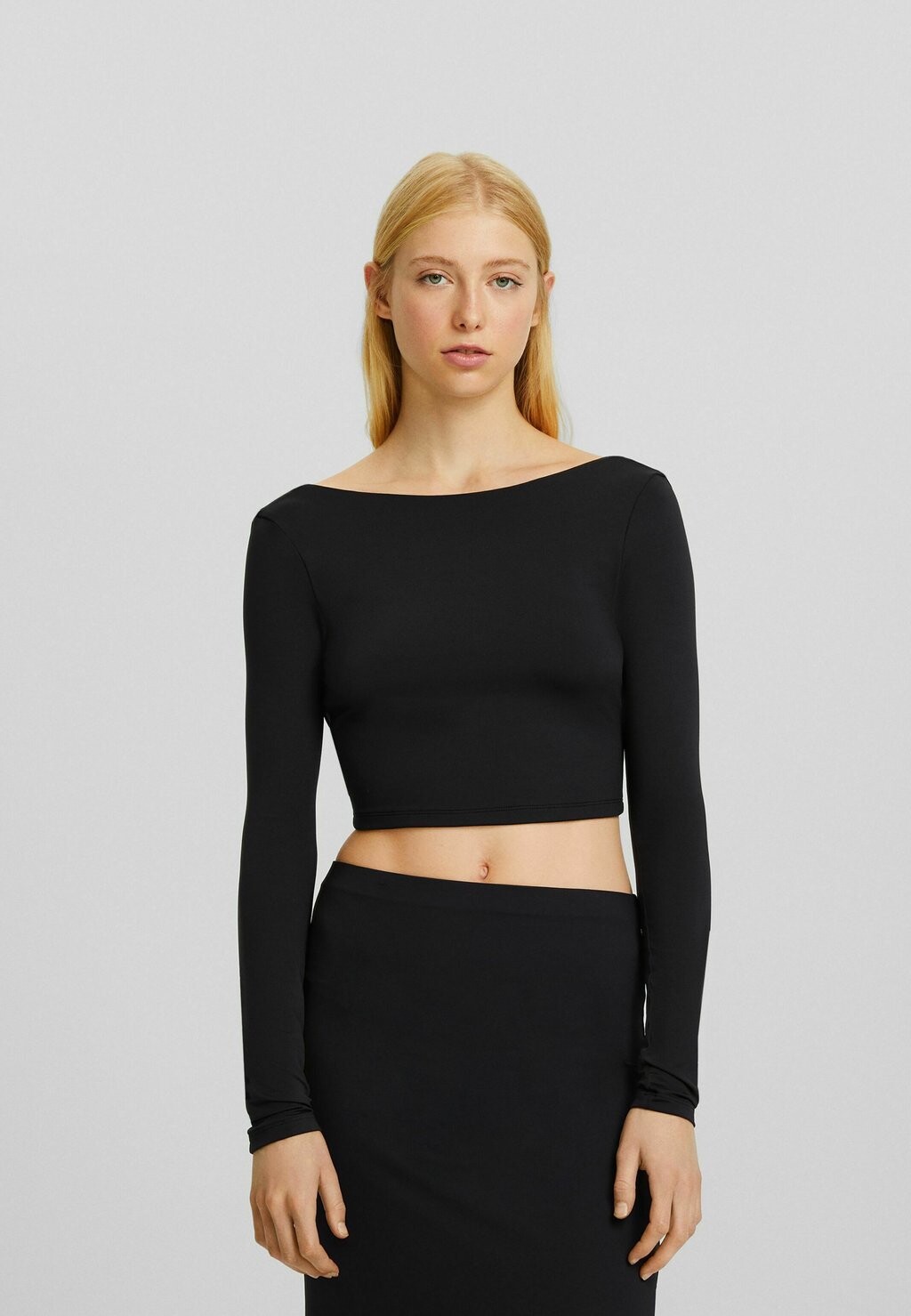 

Футболка с длинным рукавом Open Back Bershka, черный