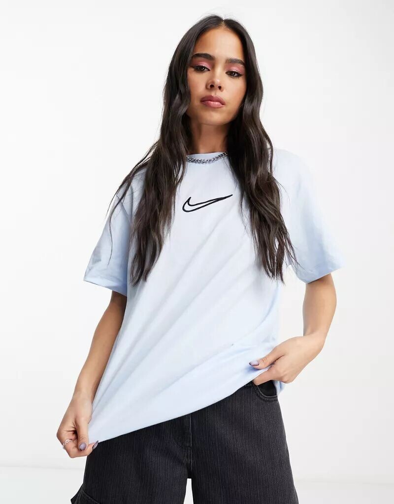 

Небесно-голубая футболка миди с галочкой Nike