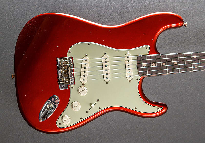 

Электрогитара Fender Custom Shop 1960 Journeyman Relic Strat