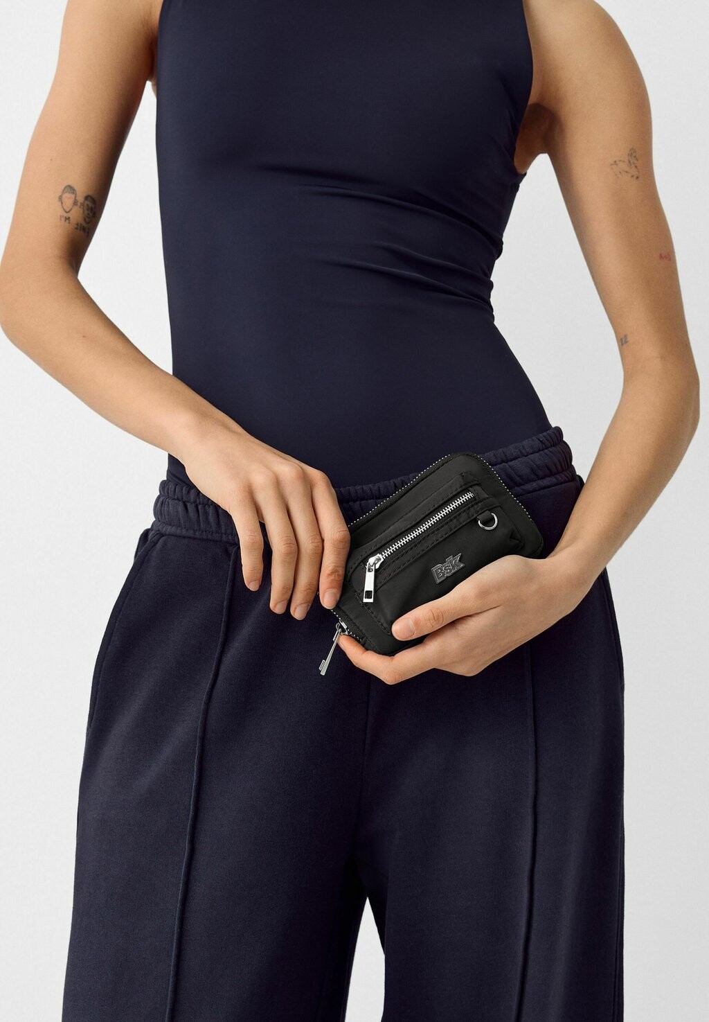 Кошелек ZIPPED PURSE Bershka, цвет black