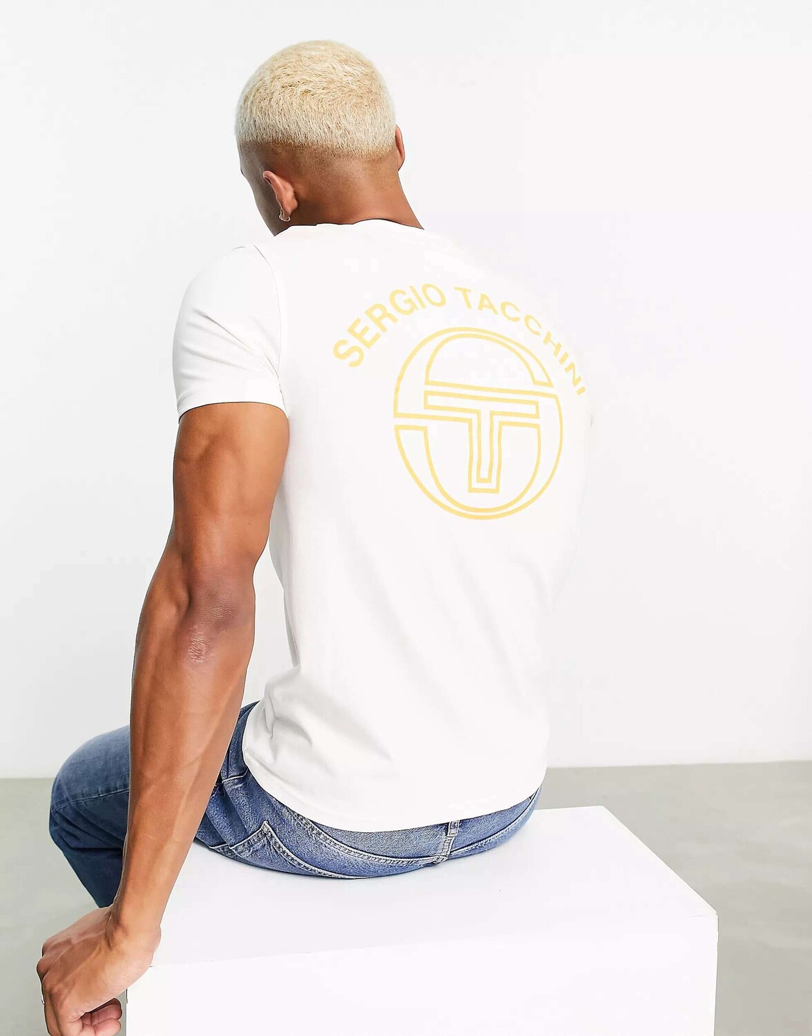 

Кремовая футболка Sergio Tacchini Graciello с принтом на спине, Бежевый