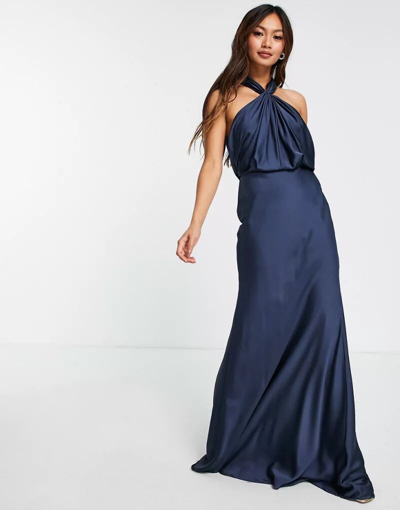 Атласное платье макси с воротником-бретелькой ASOS Bridesmaid темно синее атласное платье макси со сборками и воротником бретелькой asos bridesmaid