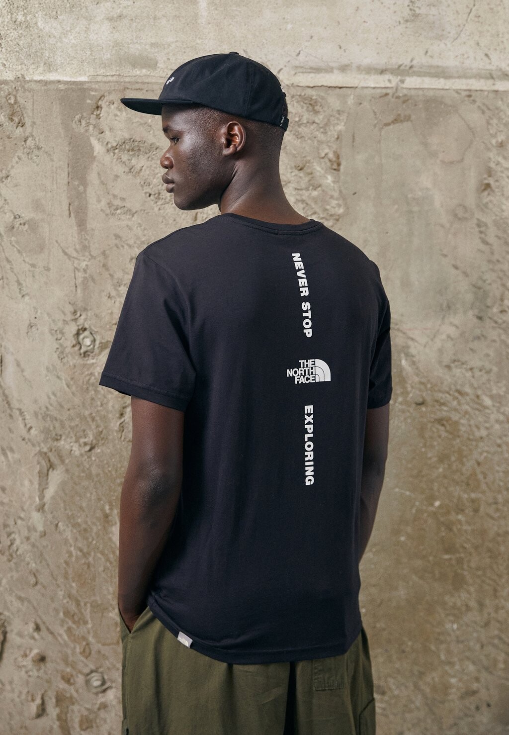 

Футболка с принтом The North Face, черный