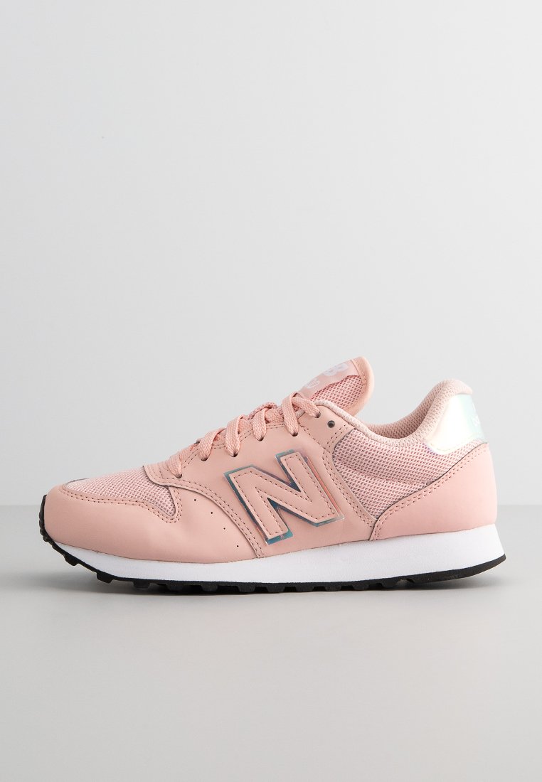 

Кроссовки New Balance