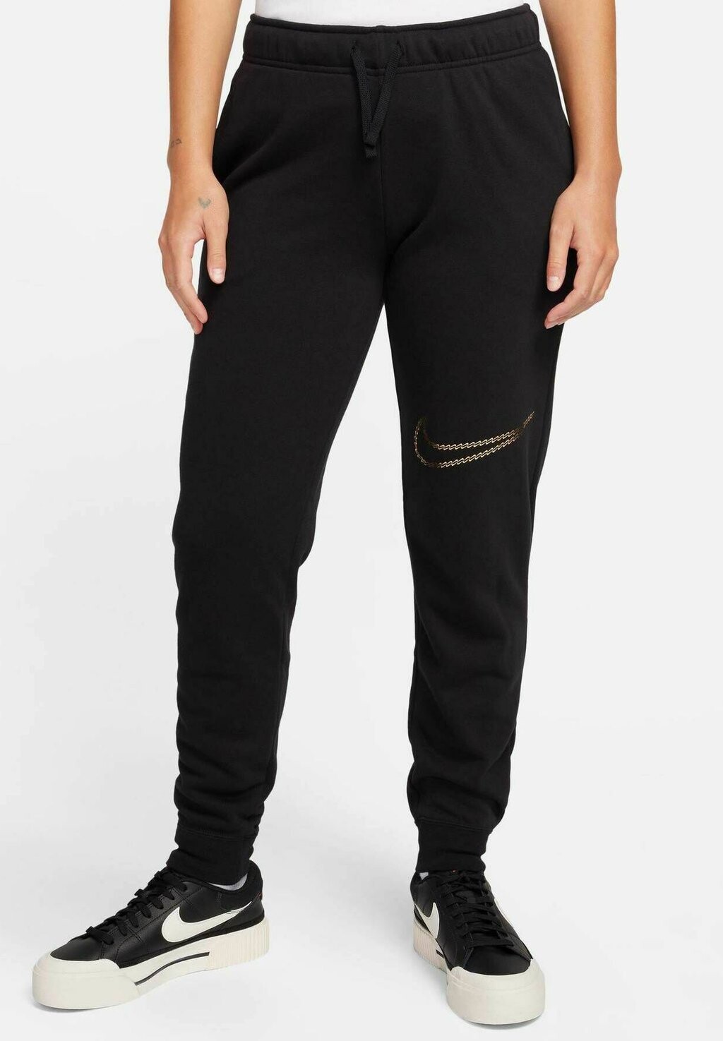 

Тренировочные брюки Nike Sportswear, черный