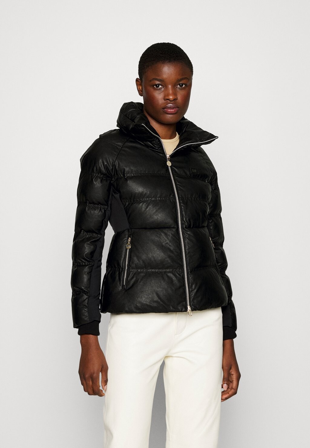 

Зимняя куртка EA7 Emporio Armani КУРТКА, черный