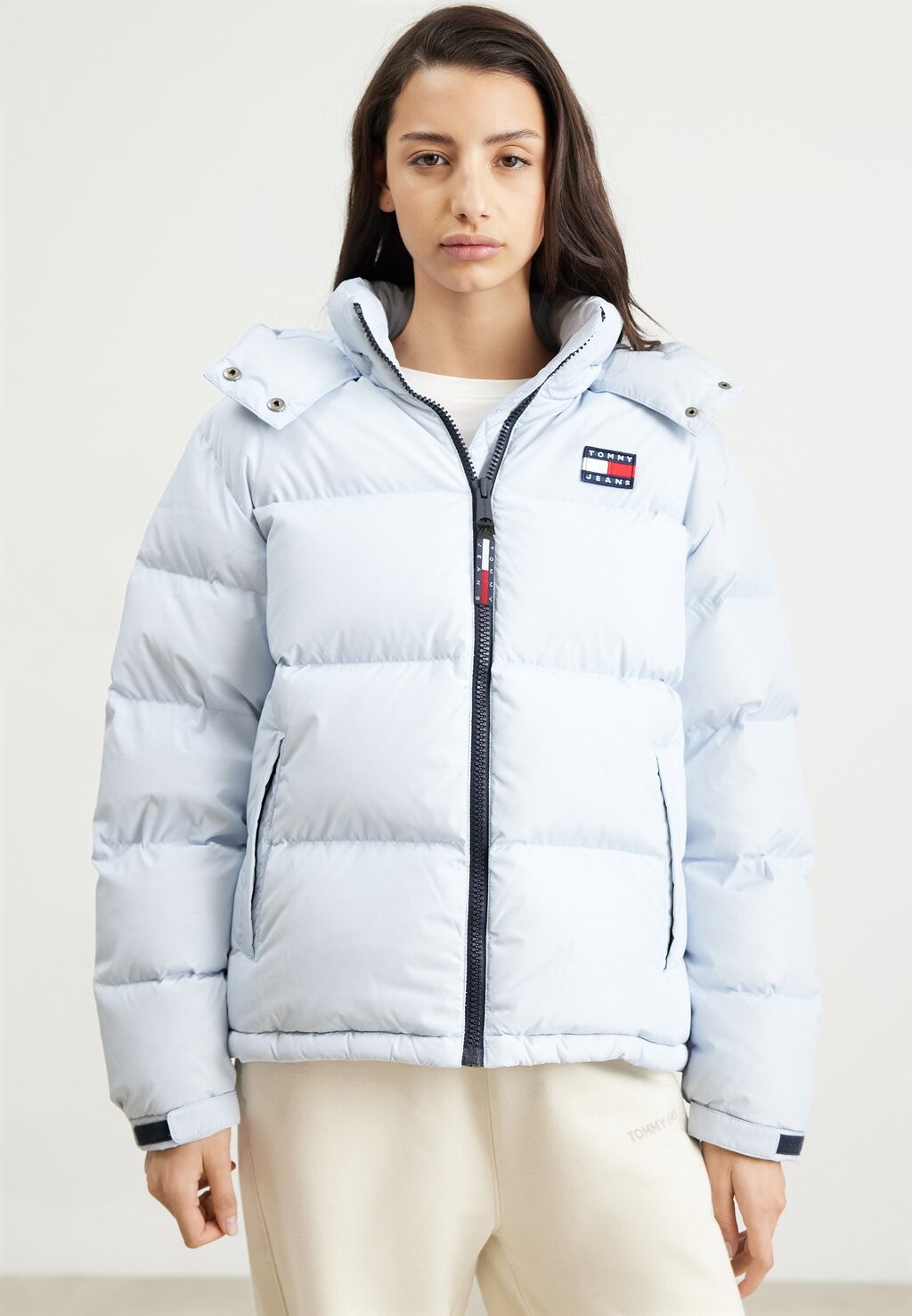 

Куртка Tommy Jeans АЛЯСКА ПУФФЕР, цвет breezy blue
