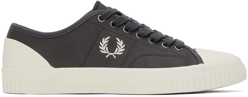 

Серые низкие кроссовки Hughes Fred Perry