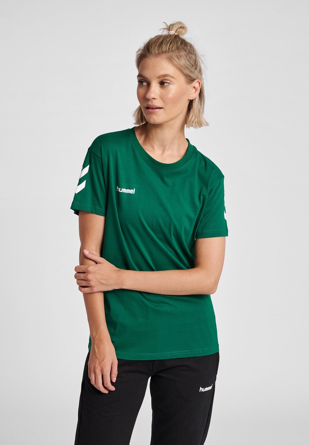

Футболка с принтом Hummel, зеленый