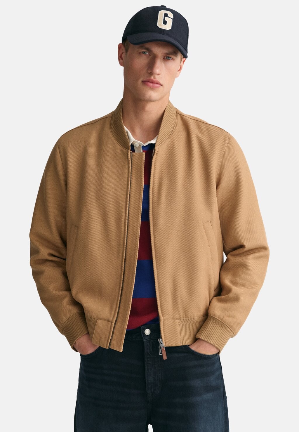 

Бомбер GANT, теплый хаки