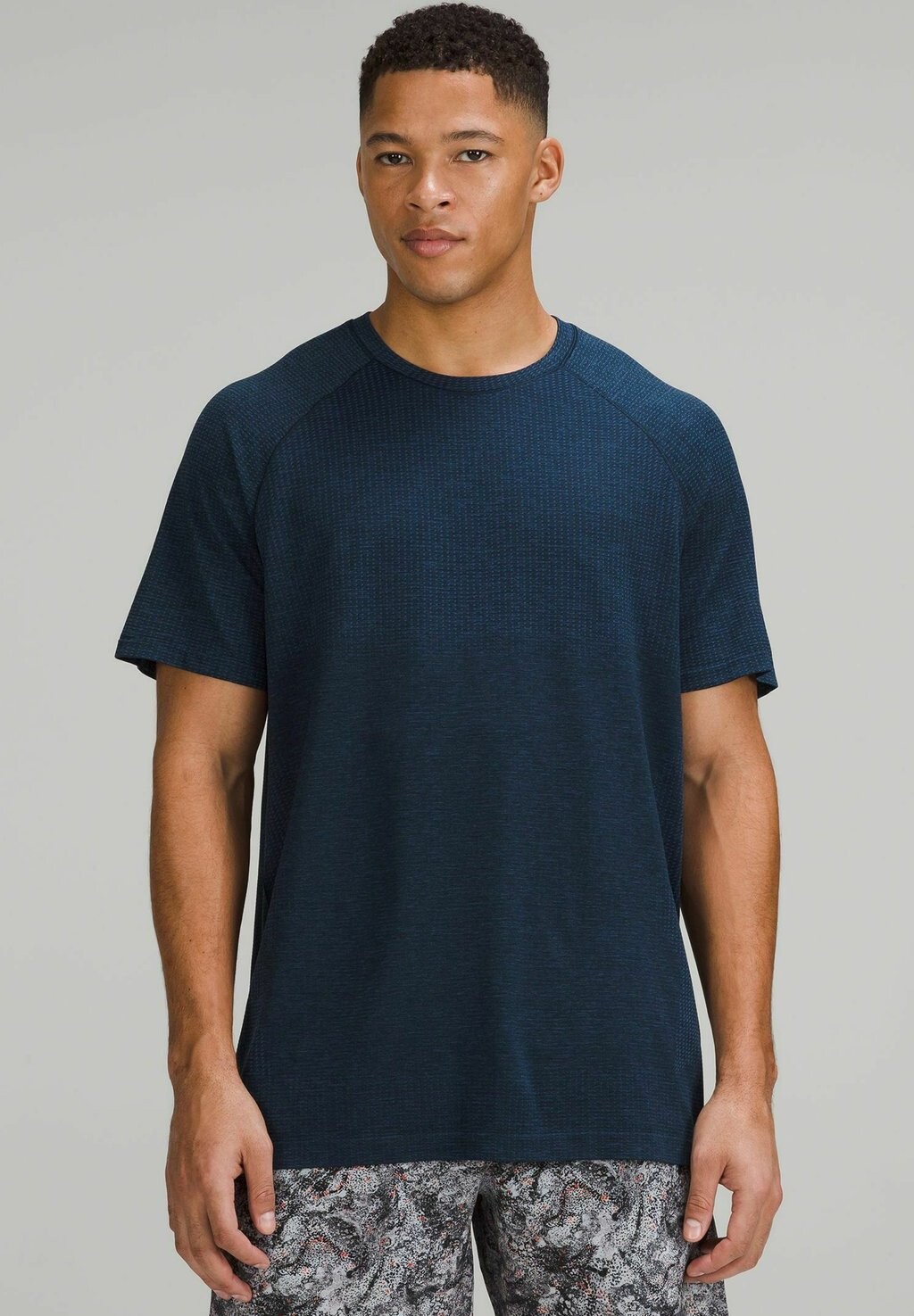 

Велосипедный трикотаж Metal Vent Tech Short-Sleeve lululemon, цвет mineral blue true navy