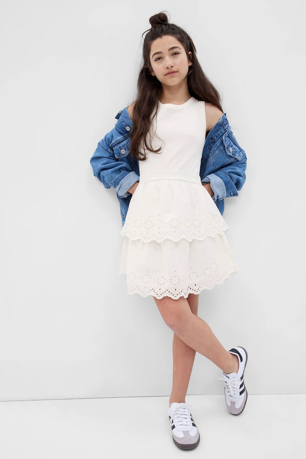 

Многослойное платье с люверсами Gap, белый