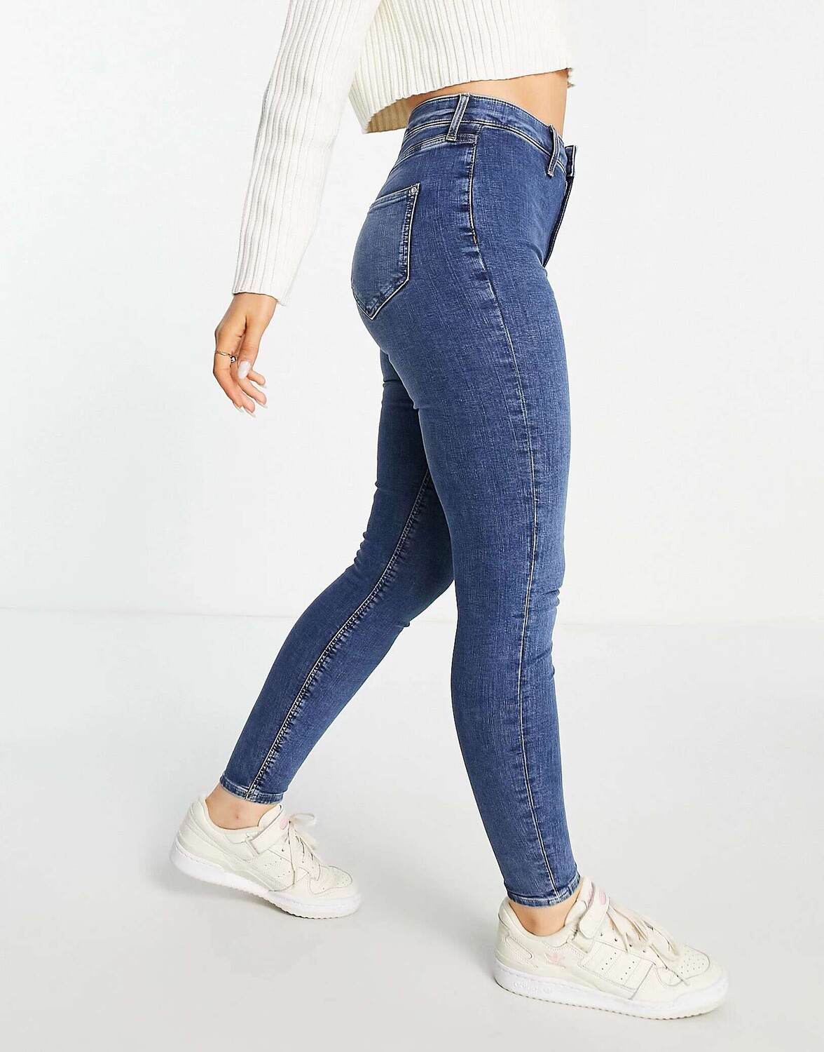 

Джинсы скинни с завышенной талией River Island Kaia среднего синего цвета