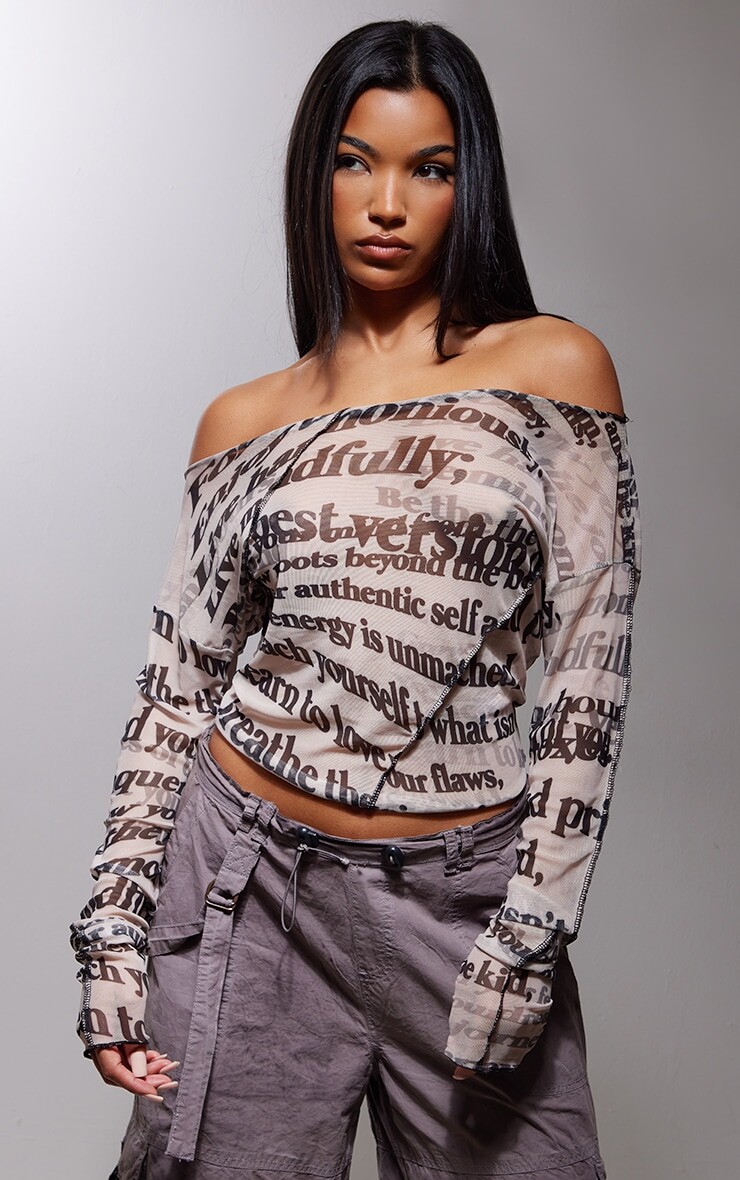 

PrettyLittleThing Топ с каменным абстрактным принтом, бардо и салатовым подолом