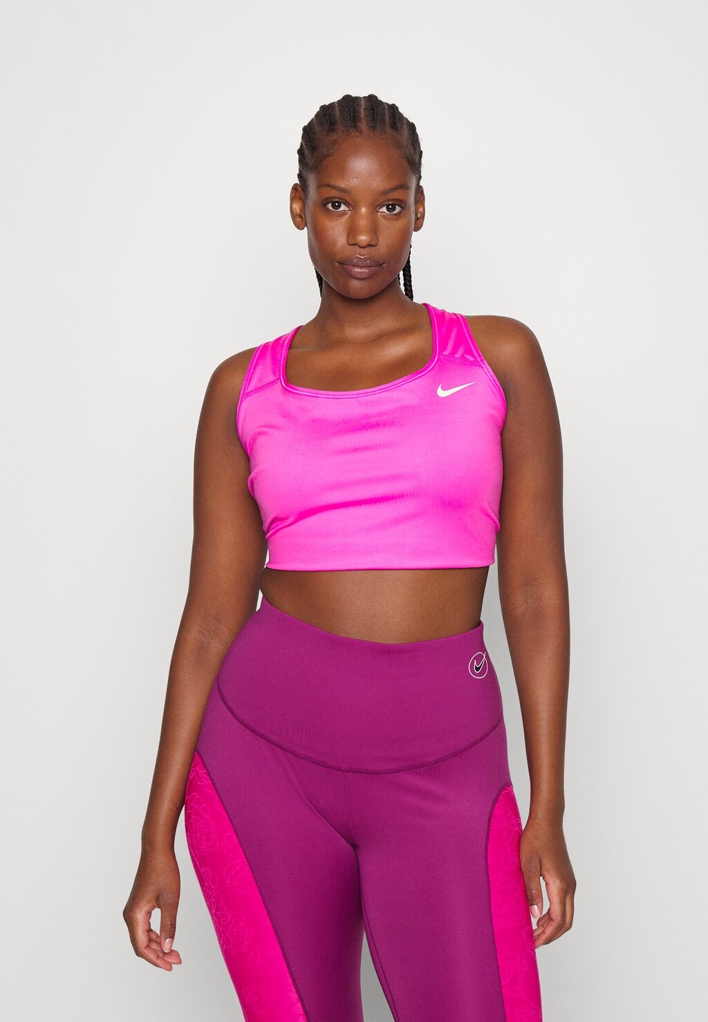 

Спортивный бюстгальтер со средней поддержкой Nike