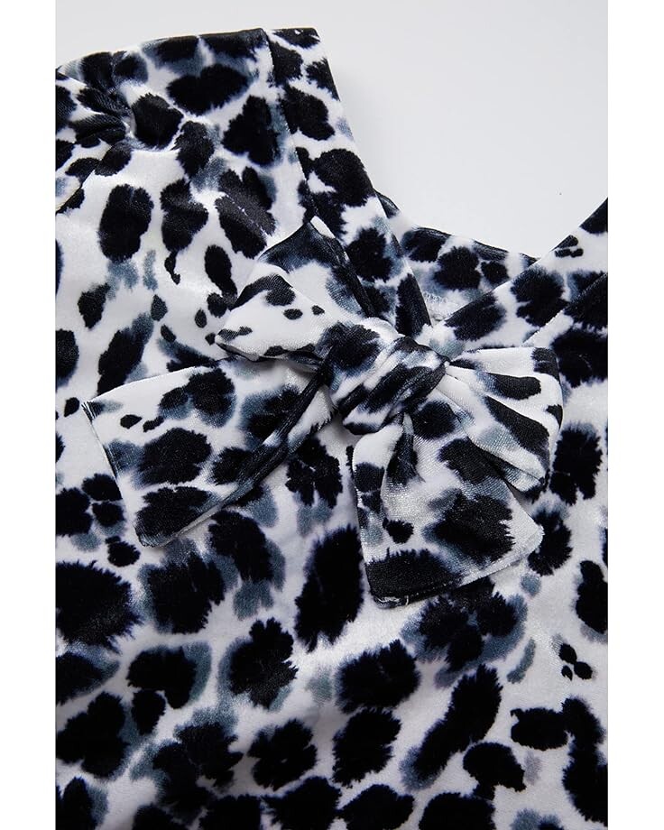 

Платье Chaser Stretch Velvet Bow Detail Puff Sleeve Dress, цвет Snow Leopard
