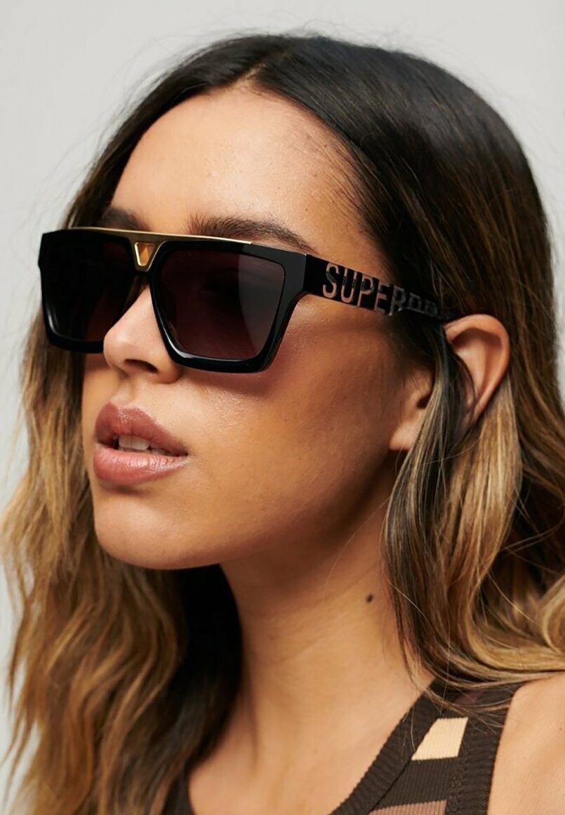 

Солнцезащитные очки Superdry
