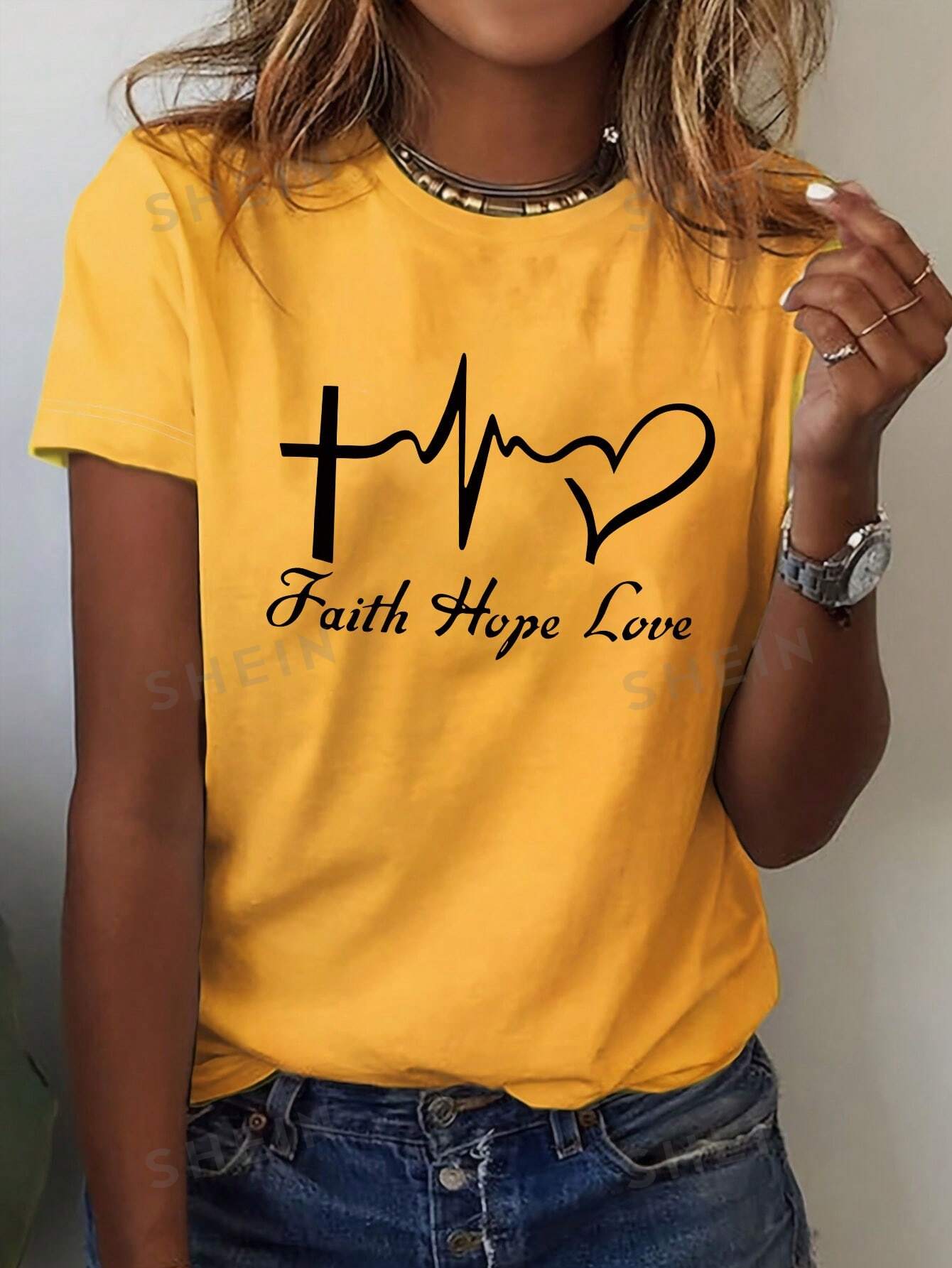 SHEIN LUNE Повседневная футболка с круглым вырезом и короткими рукавами с принтом в форме сердца и букв, желтый