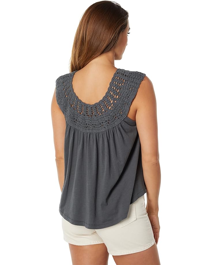 

Футболка Lucky Brand Crochet Yoke Tee, цвет Asphault