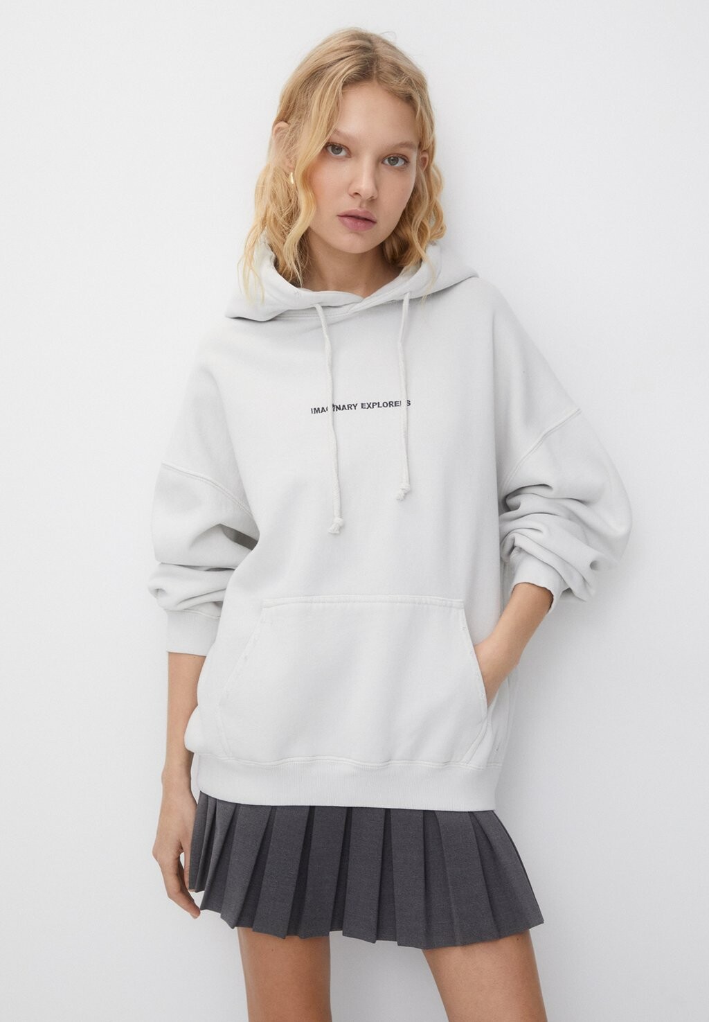 

Толстовка Embroidered Slogan PULL&BEAR, бежевый