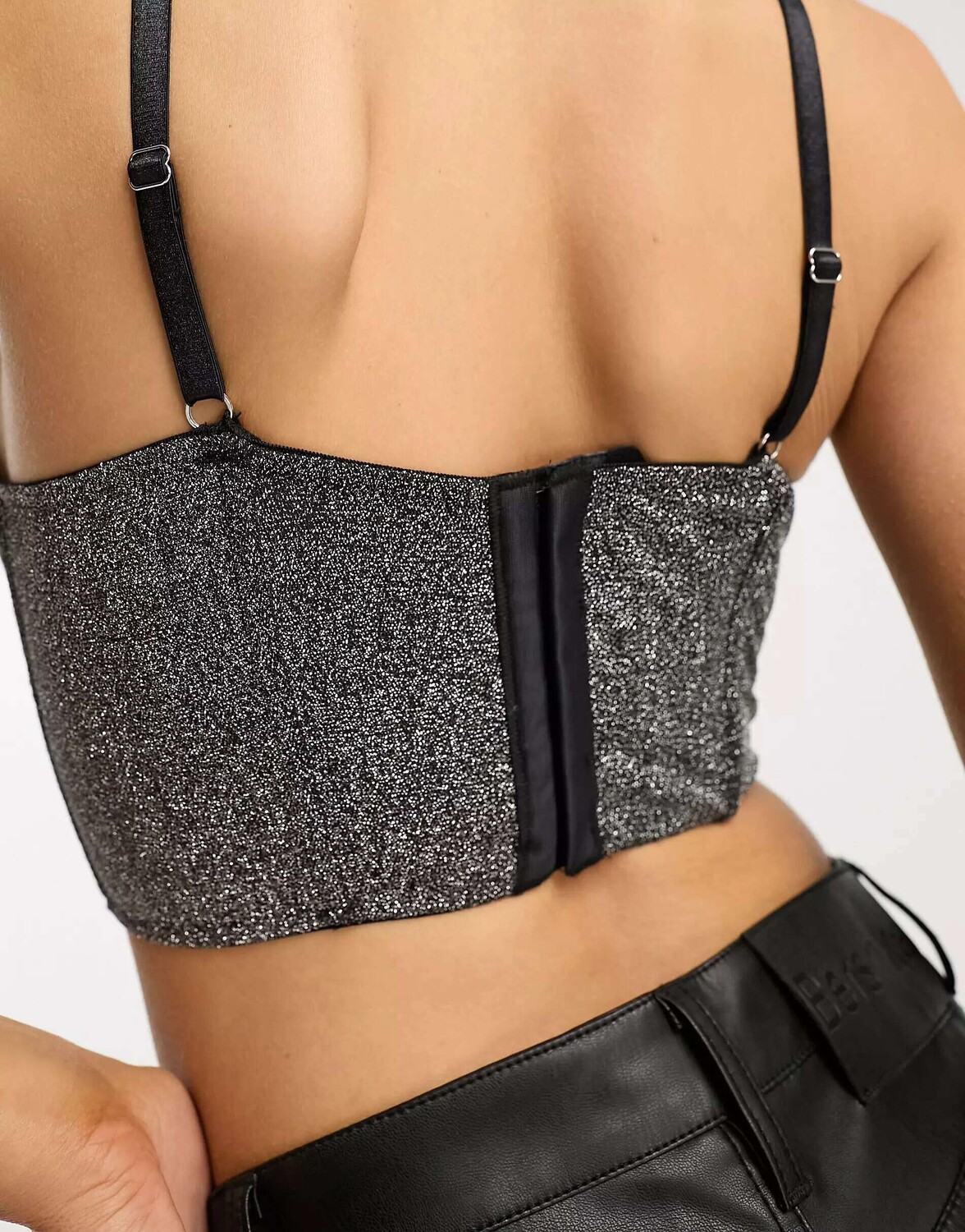 

Серебристый корсет с эффектом металлик ASOS Fuller Bust Freyja