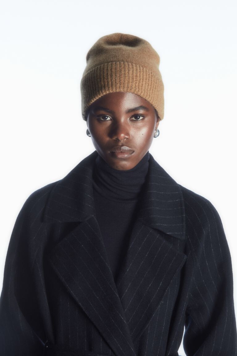 

Шапка-бини COS Pure Cashmere, коричнево-бежевый