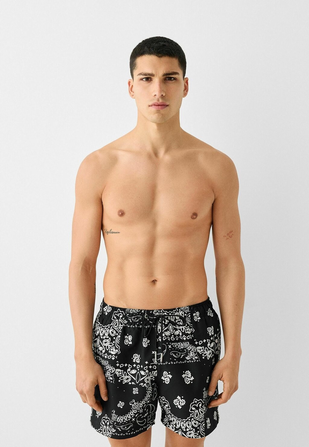 

Плавательные шорты Bershka, черный