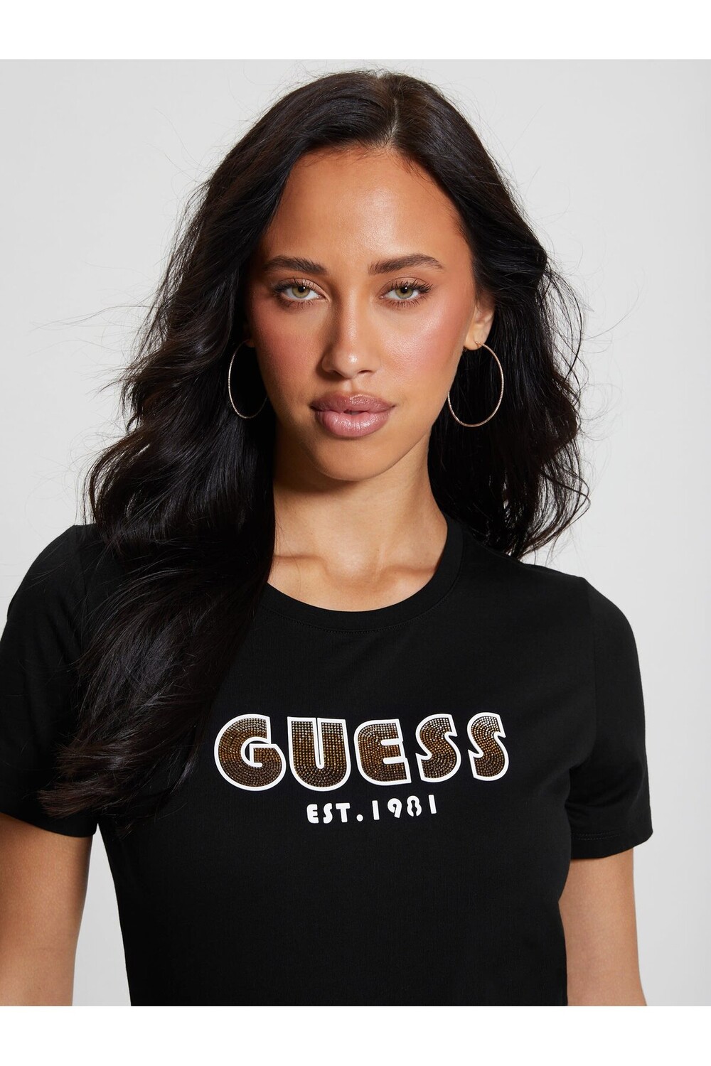 

SS CN ЖЕНСКАЯ ФУТБОЛКА СТАНДАРТНОГО КРОЯ Guess, черный
