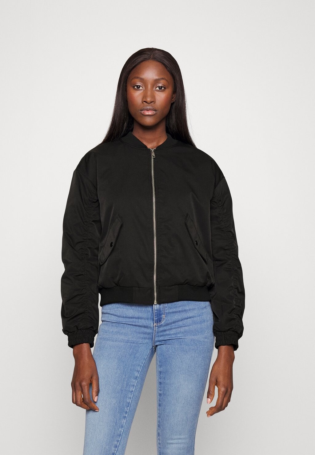 

Бомбер Vero Moda, черный
