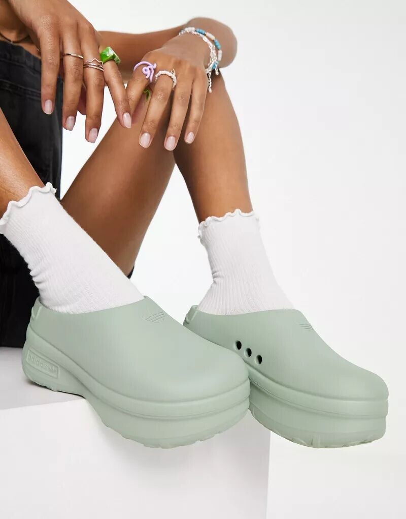 

Зеленые туфли без каблуков adidas Originals Stan