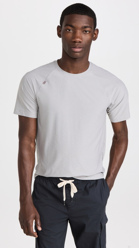 

Футболка Rhone Reign Short Sleeve, серый