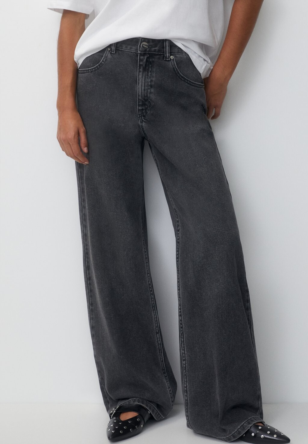 

Джинсы свободного кроя PULL&BEAR