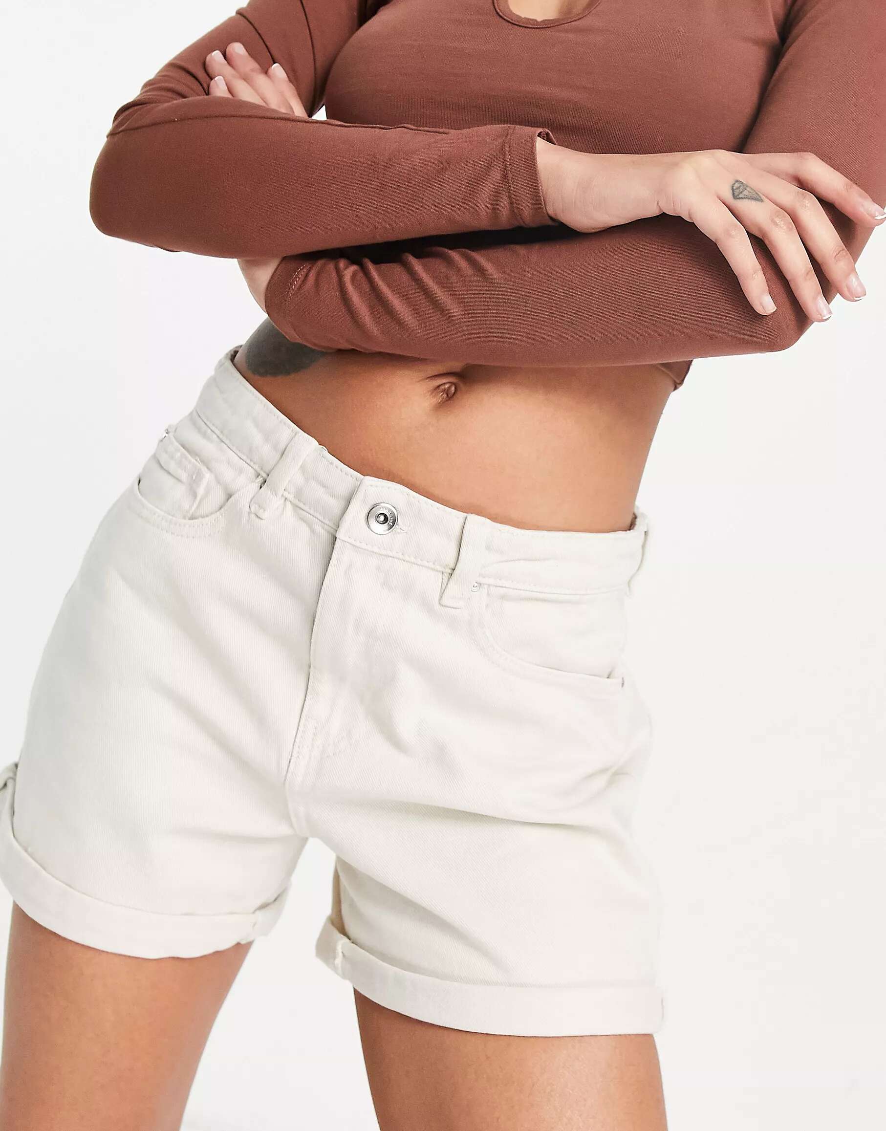 Джинсовые шорты «мама» Only Phine цвета экрю шорты promod джинсовые 44 размер