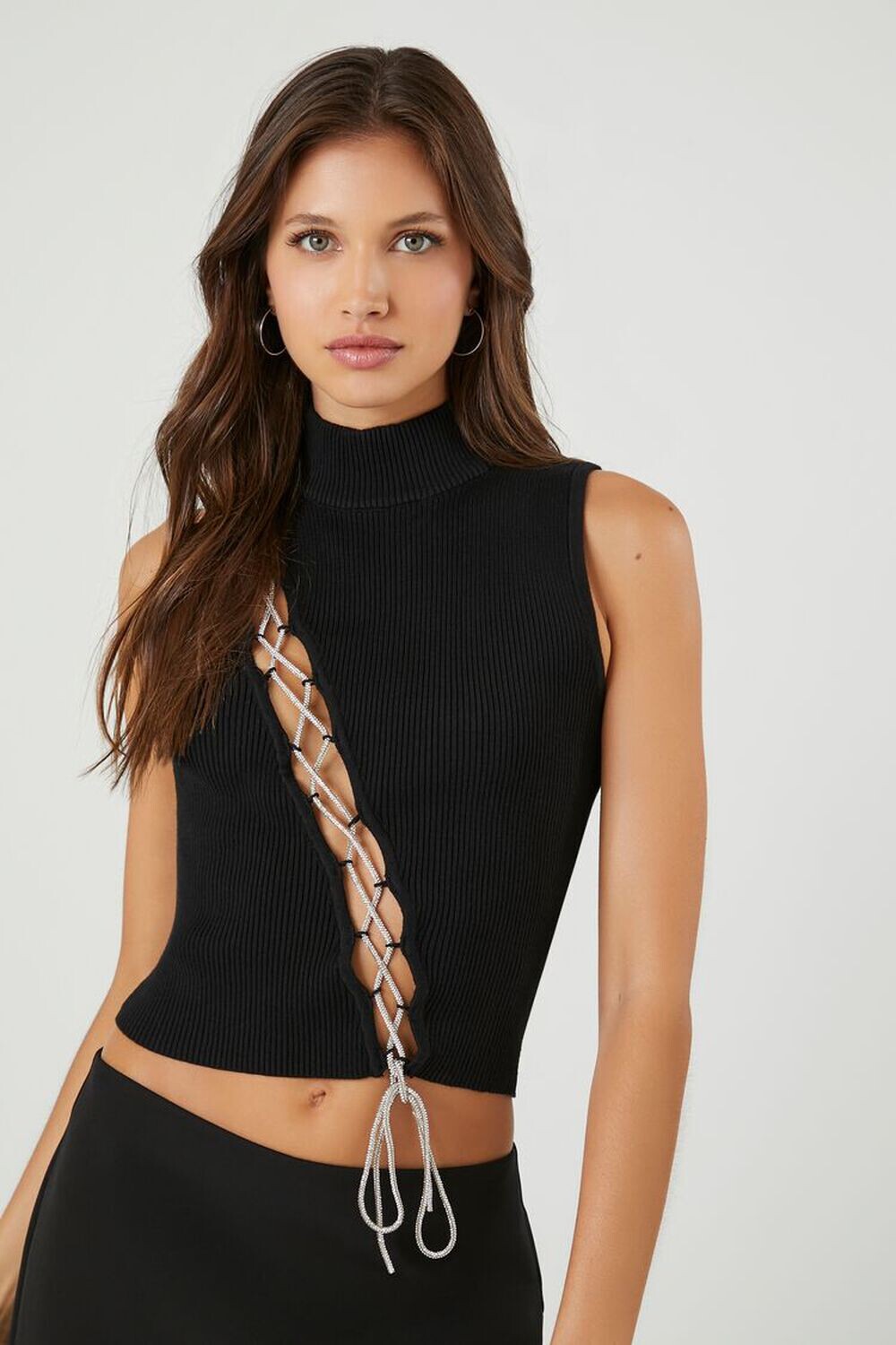 

Укороченный топ с водолазкой на шнуровке Forever 21, черный