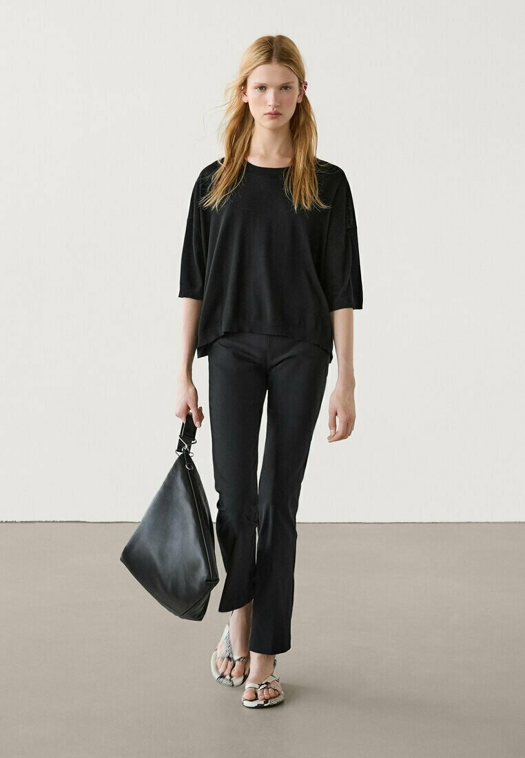 

Базовая футболка Massimo Dutti, черный
